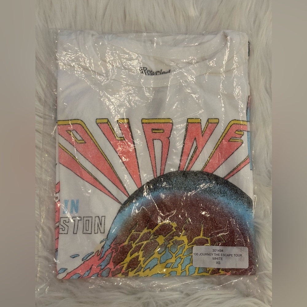 Recycled Karma Women's White T-Shirt Size XS Journey The Great Escape 81' - Picture 4 of 6